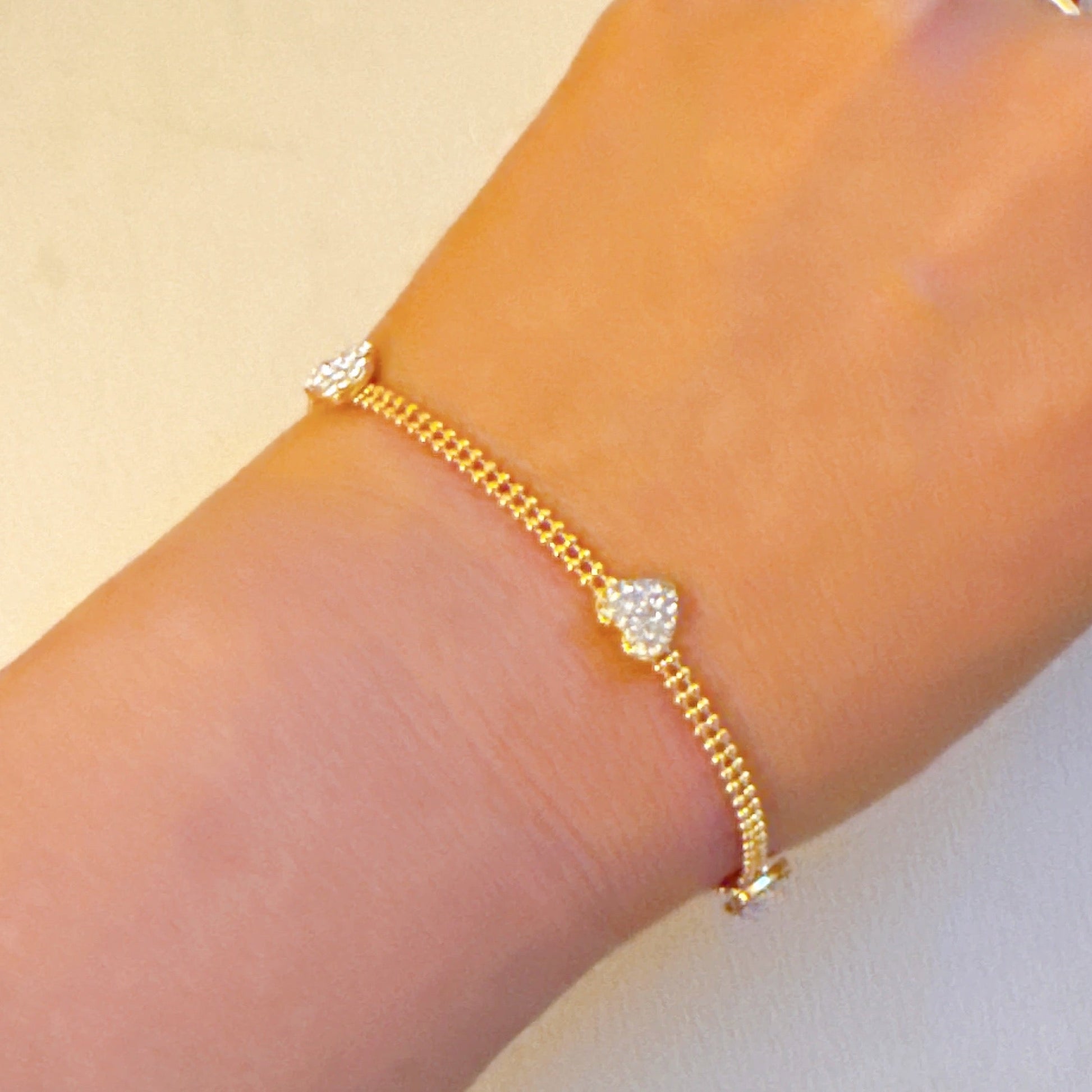 Dotty Shine Heart Bracelet-3